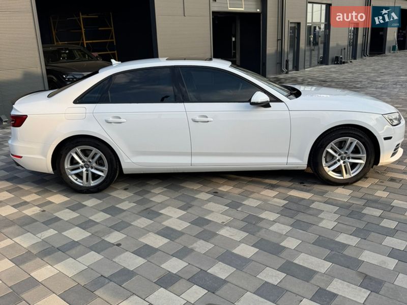 Седан Audi A4 2017 в Полтаве
