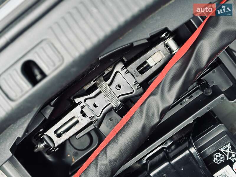 Седан Audi A4 2016 в Кременчуге