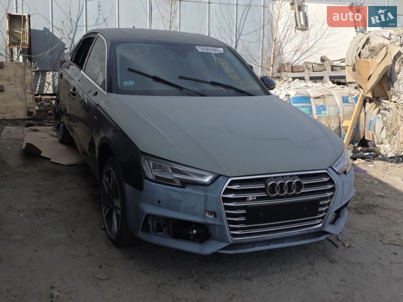 Седан Audi A4 2016 в Львове