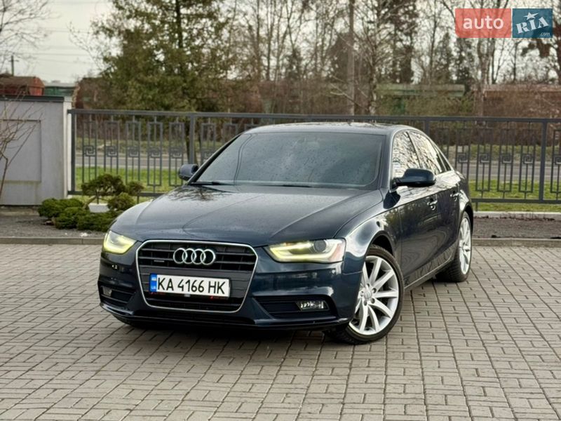 Седан Audi A4 2013 в Львове