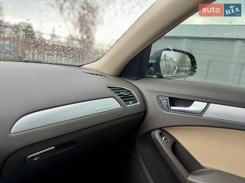 Седан Audi A4 2013 в Львове