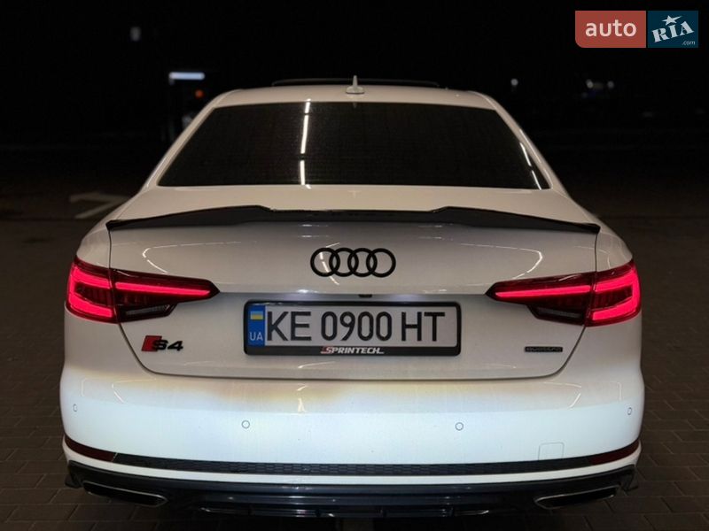 Седан Audi A4 2019 в Дніпрі