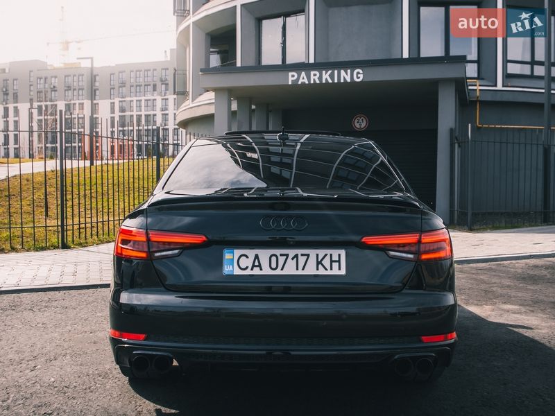 Седан Audi A4 2015 в Черкассах