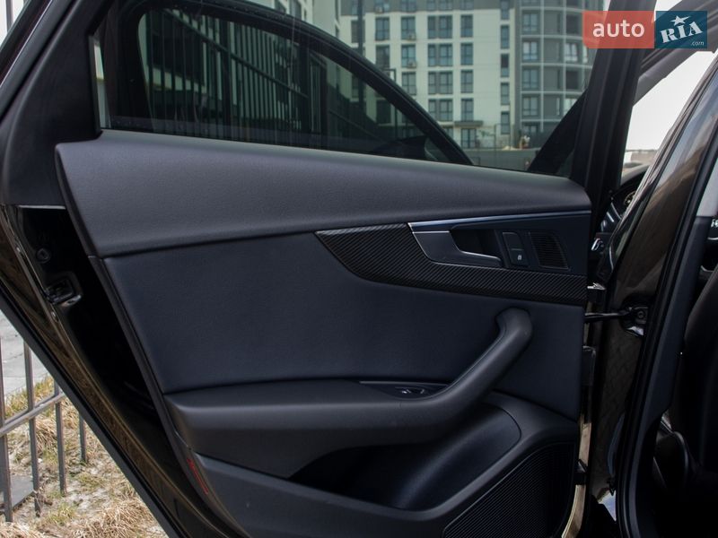 Седан Audi A4 2015 в Черкассах