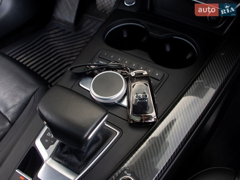 Седан Audi A4 2015 в Черкассах