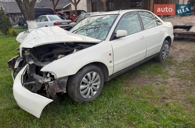 Седан Audi A4 1996 в Тячеве