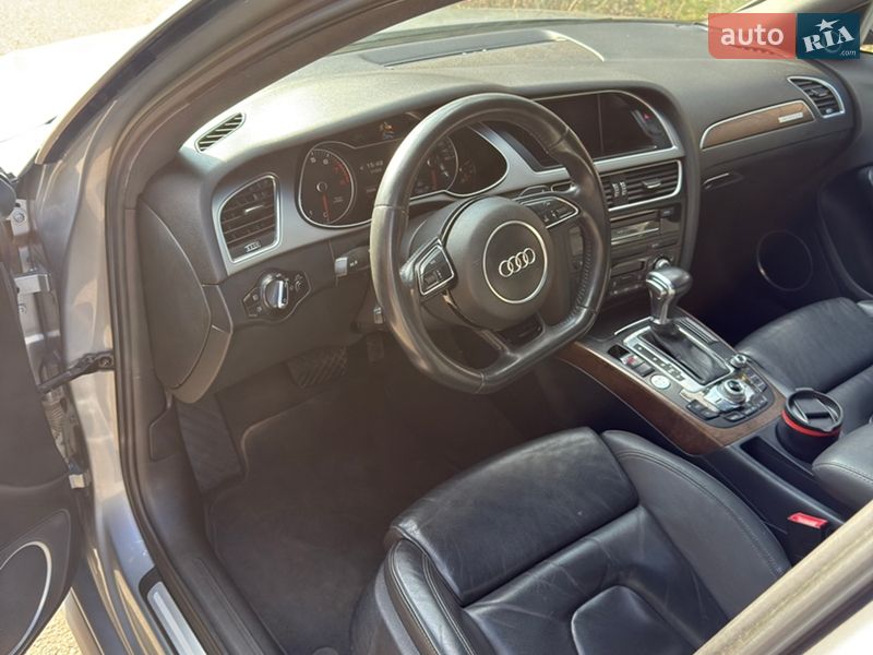 Седан Audi A4 2014 в Шацьку