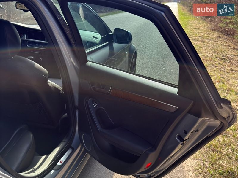 Седан Audi A4 2014 в Шацьку