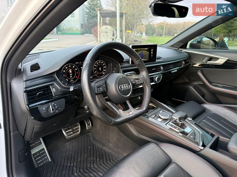 Седан Audi A4 2018 в Рівному