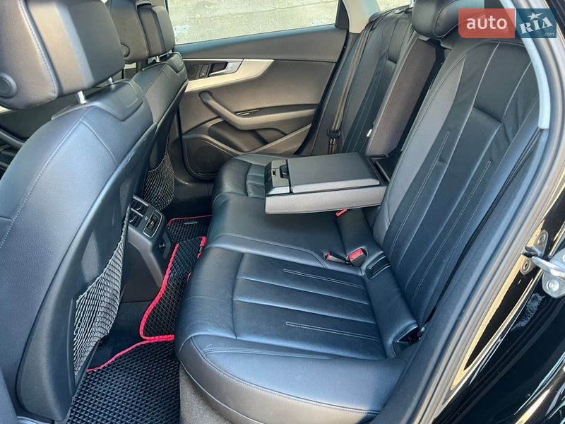 Седан Audi A4 2017 в Киеве