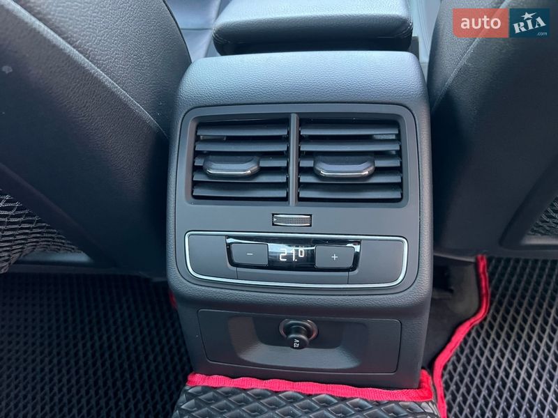 Седан Audi A4 2017 в Киеве