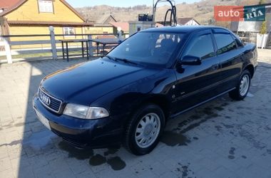 Седан Audi A4 1995 в Рахове