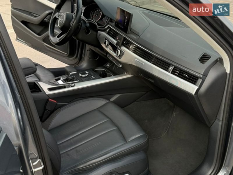 Седан Audi A4 2018 в Киеве