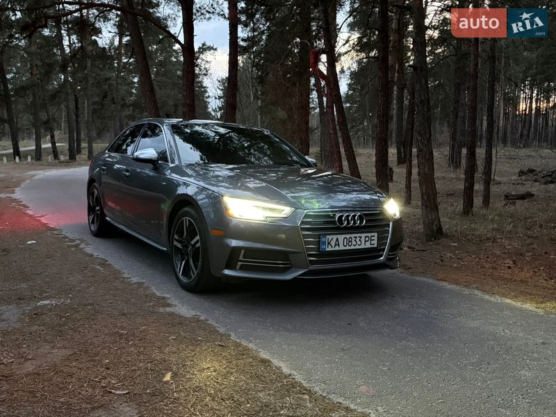 Седан Audi A4 2018 в Киеве