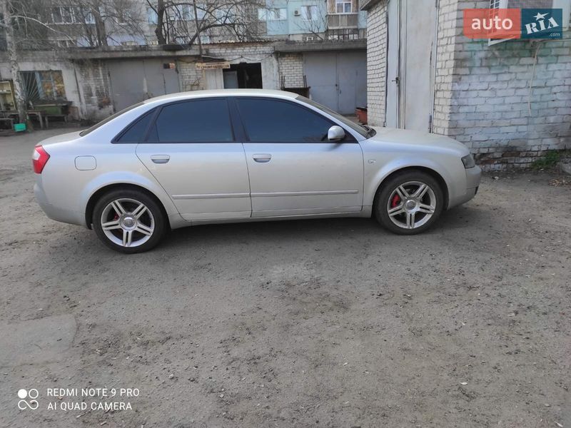 Седан Audi A4 2004 в Кременчуці
