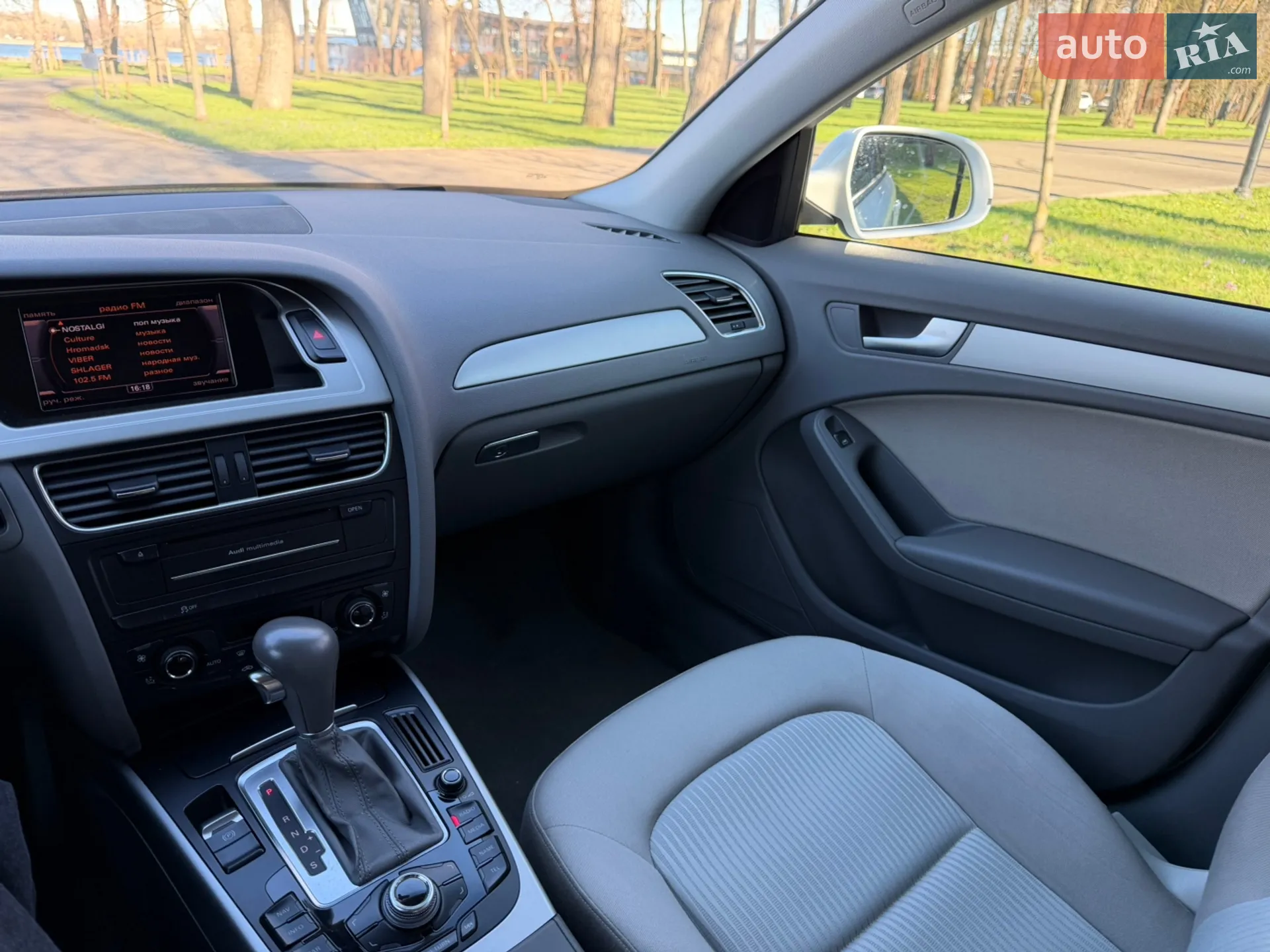 2010 Audi A4 - мініатюра 9