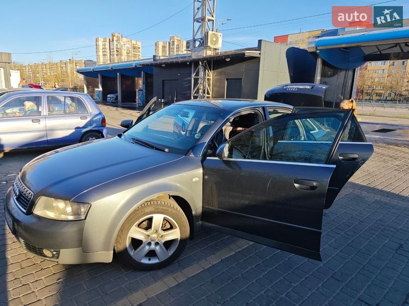 Седан Audi A4 2001 в Дніпрі фото Седан Audi A4 2001 в Дніпрі