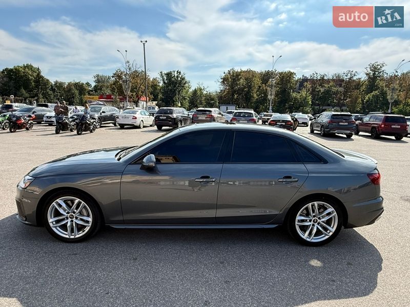 Седан Audi A4 2023 в Харкові