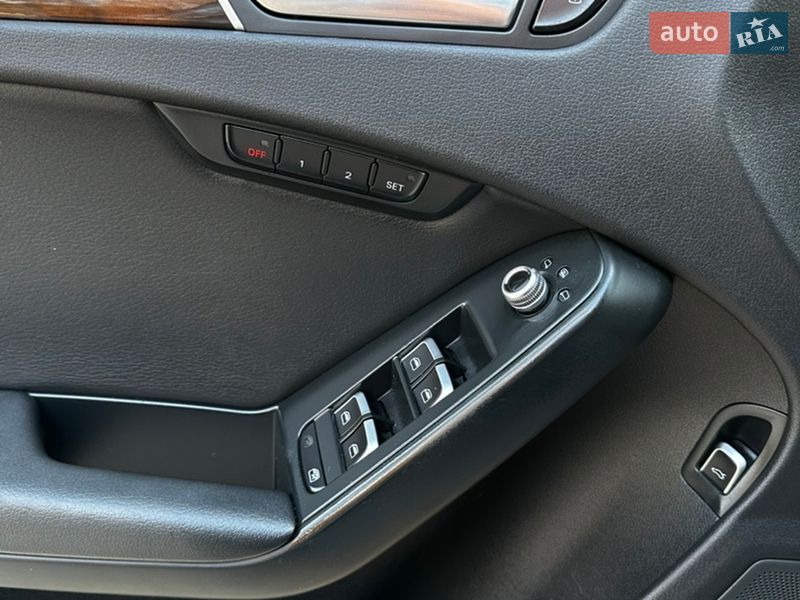 Седан Audi A4 2013 в Новояворовске