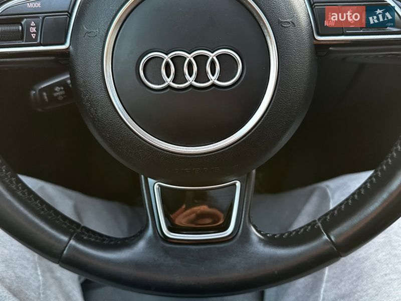 Седан Audi A4 2013 в Новояворовске