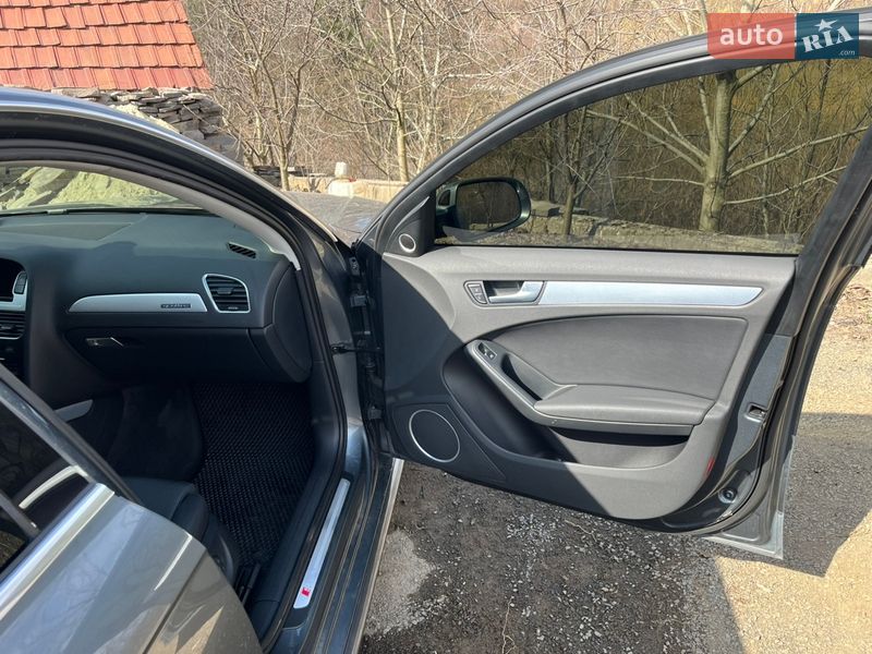 Седан Audi A4 2011 в Мукачево