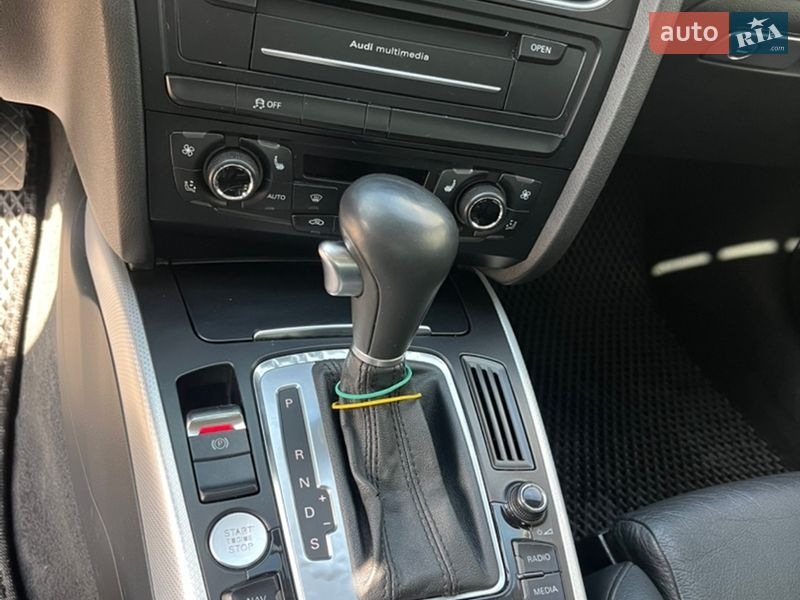 Седан Audi A4 2011 в Мукачево