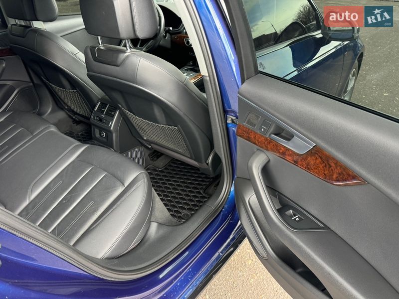 Седан Audi A4 2017 в Хмельницком