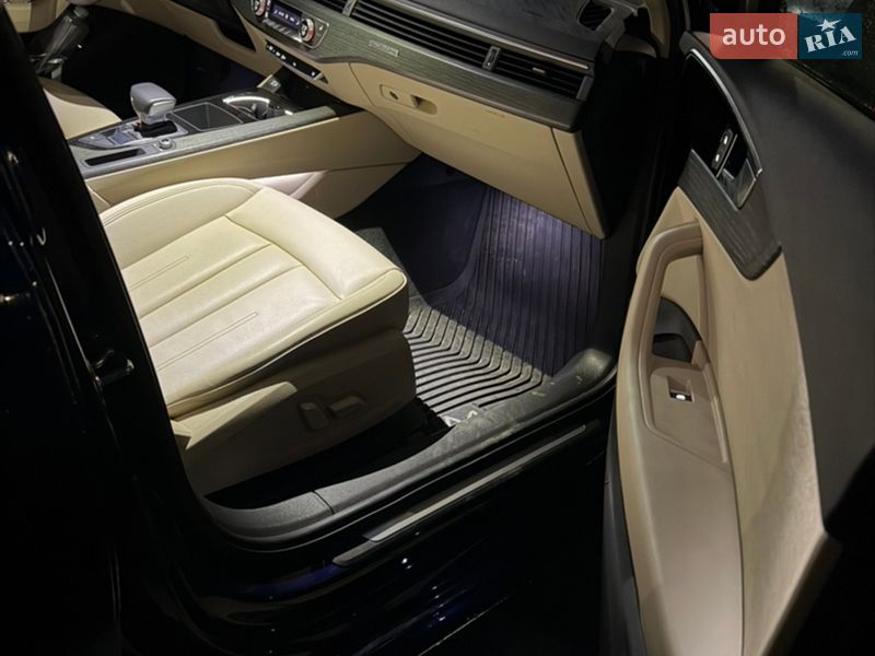 Седан Audi A4 2022 в Киеве
