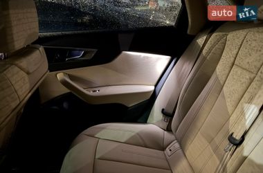Седан Audi A4 2022 в Киеве