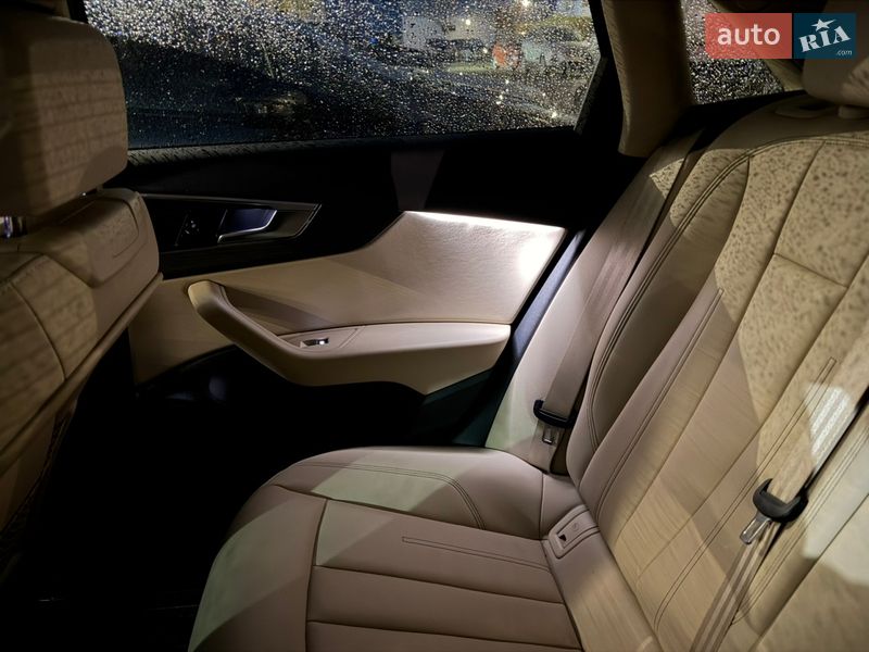 Седан Audi A4 2022 в Киеве