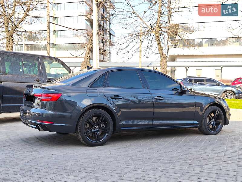 Седан Audi A4 2016 в Днепре