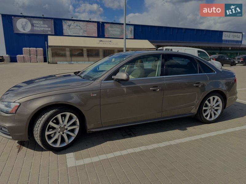Седан Audi A4 2014 в Дрогобыче