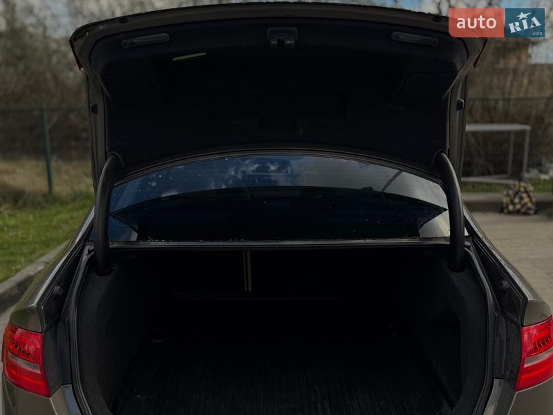 Седан Audi A4 2014 в Дрогобыче