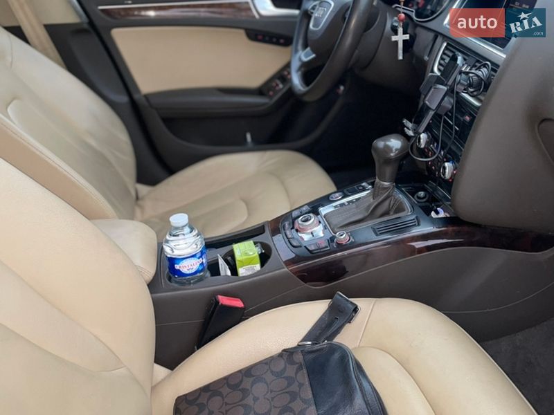 Седан Audi A4 2013 в Дрогобыче