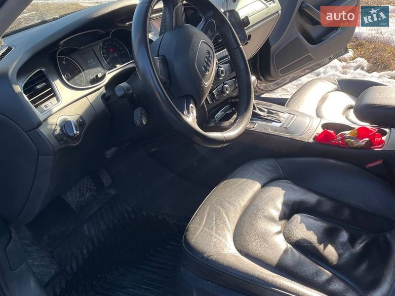 Седан Audi A4 2013 в Киеве