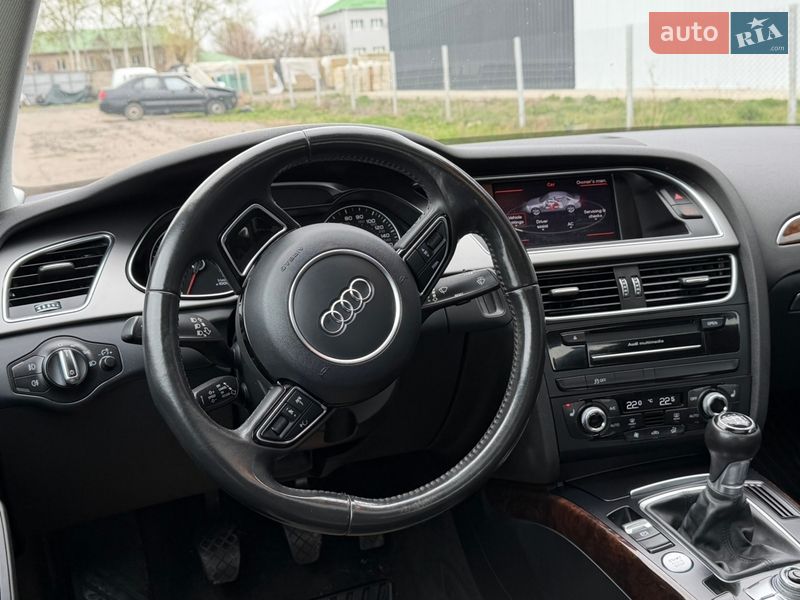 Седан Audi A4 2015 в Луцьку