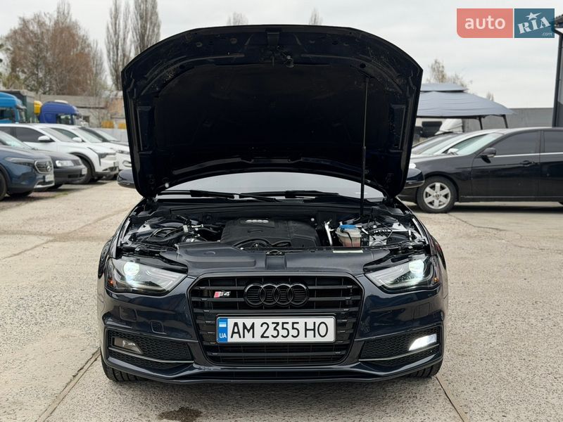 Седан Audi A4 2014 в Житомире