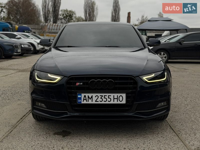 Седан Audi A4 2014 в Житомире