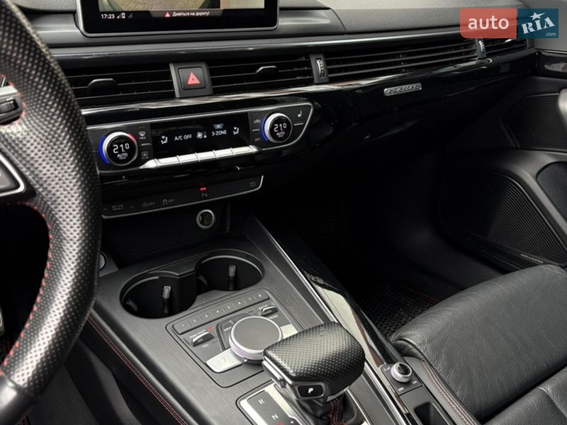 Седан Audi A4 2017 в Ивано-Франковске