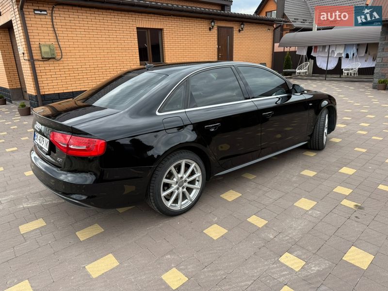 Седан Audi A4 2015 в Вараше