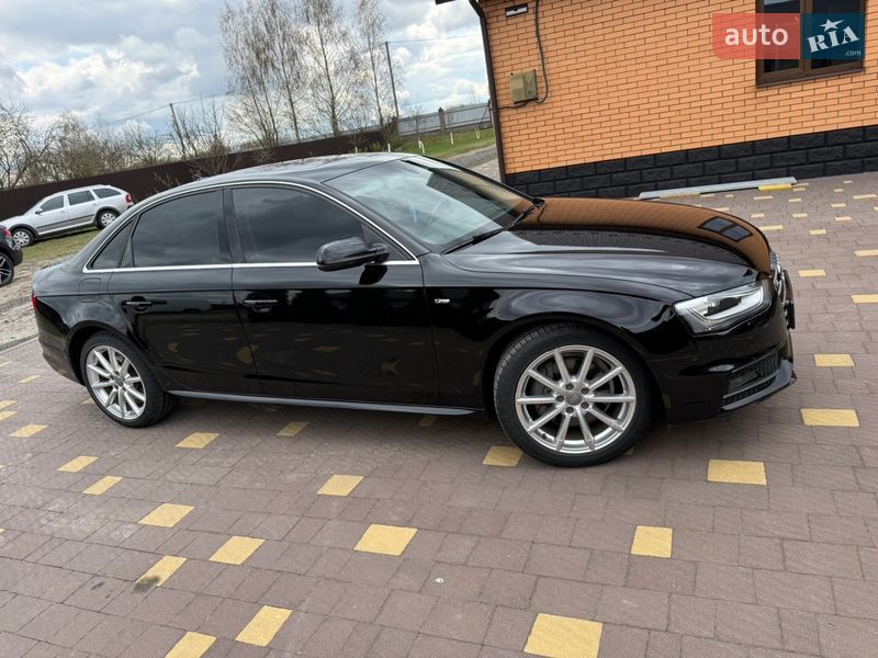 Седан Audi A4 2015 в Вараше