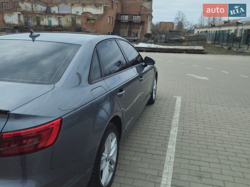 Седан Audi A4 2017 в Ромнах