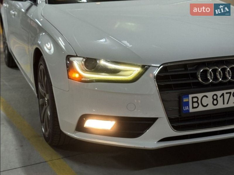 Седан Audi A4 2013 в Львове