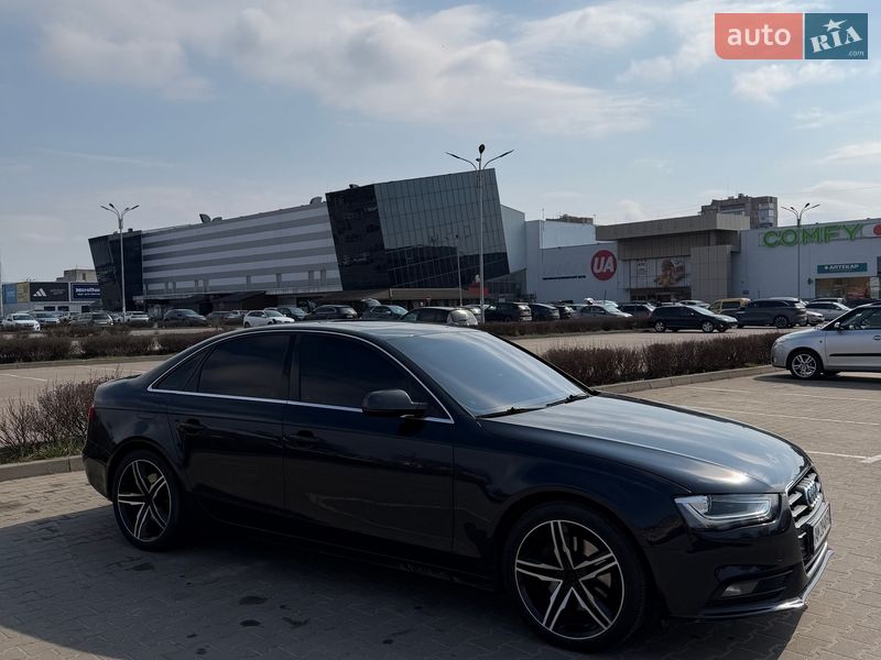 Седан Audi A4 2013 в Житомирі