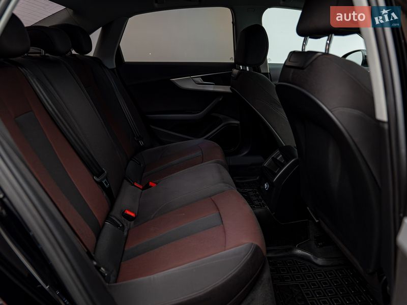 Седан Audi A4 2016 в Киеве фото 20 Седан Audi A4 2016 в Киеве