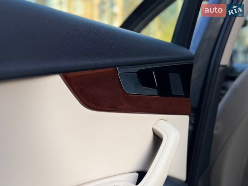 Седан Audi A4 2021 в Киеве