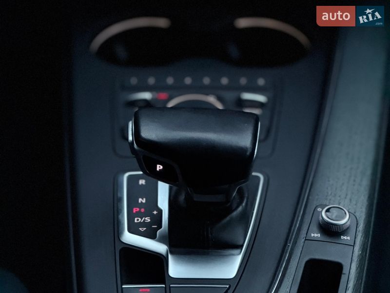 Седан Audi A4 2017 в Дніпрі