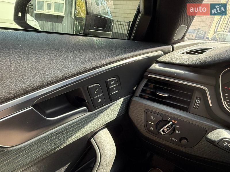 Седан Audi A4 2016 в Одесі