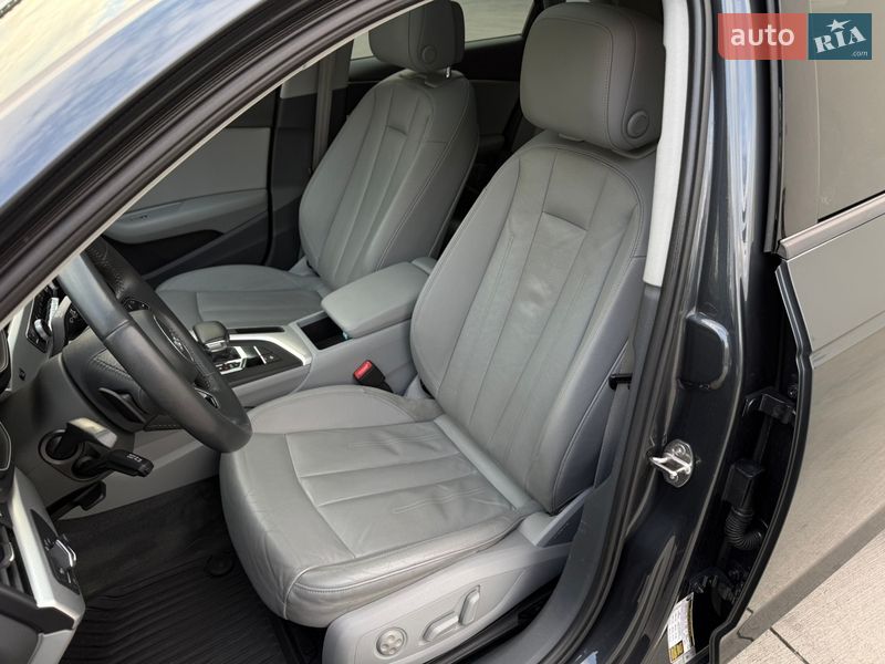 Седан Audi A4 2017 в Луцке