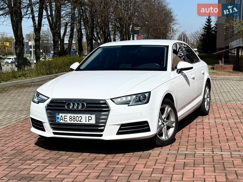 2018 Audi A4, VIN WAUZZZF41JA121852:plate — фото 1 (autoria)